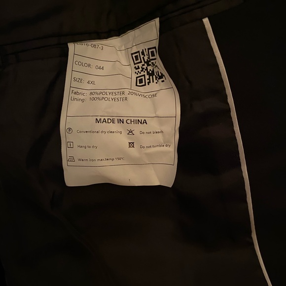 MEN’S 3 PIECE SUIT - Picture 3 of 3